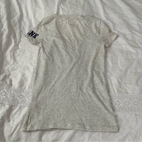 Victoria’s Secret PINK Medium UW T-Shirt Washington U CAN'T BEAT U DUB - Picture 5 of 5